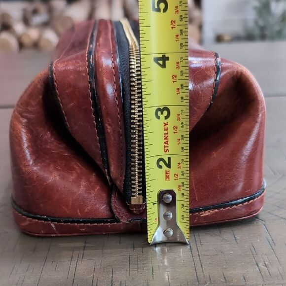 Vintage Bosca Brown Toiletry Bag with Genuine Leather and Zipper Closure - Picture 11 of 16